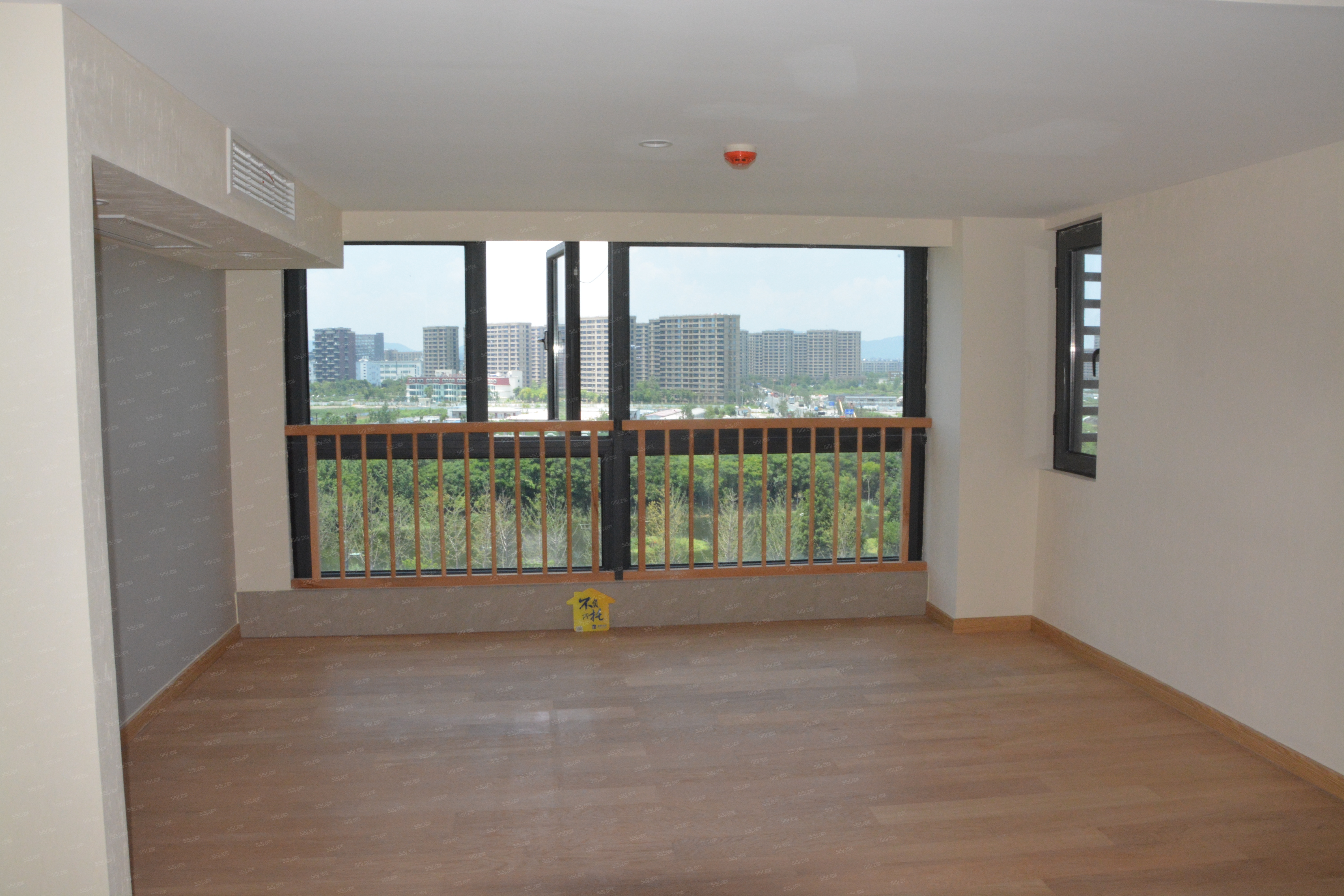 杭海路1528号 网红基地loft公寓 正对丰收湖 景观养眼