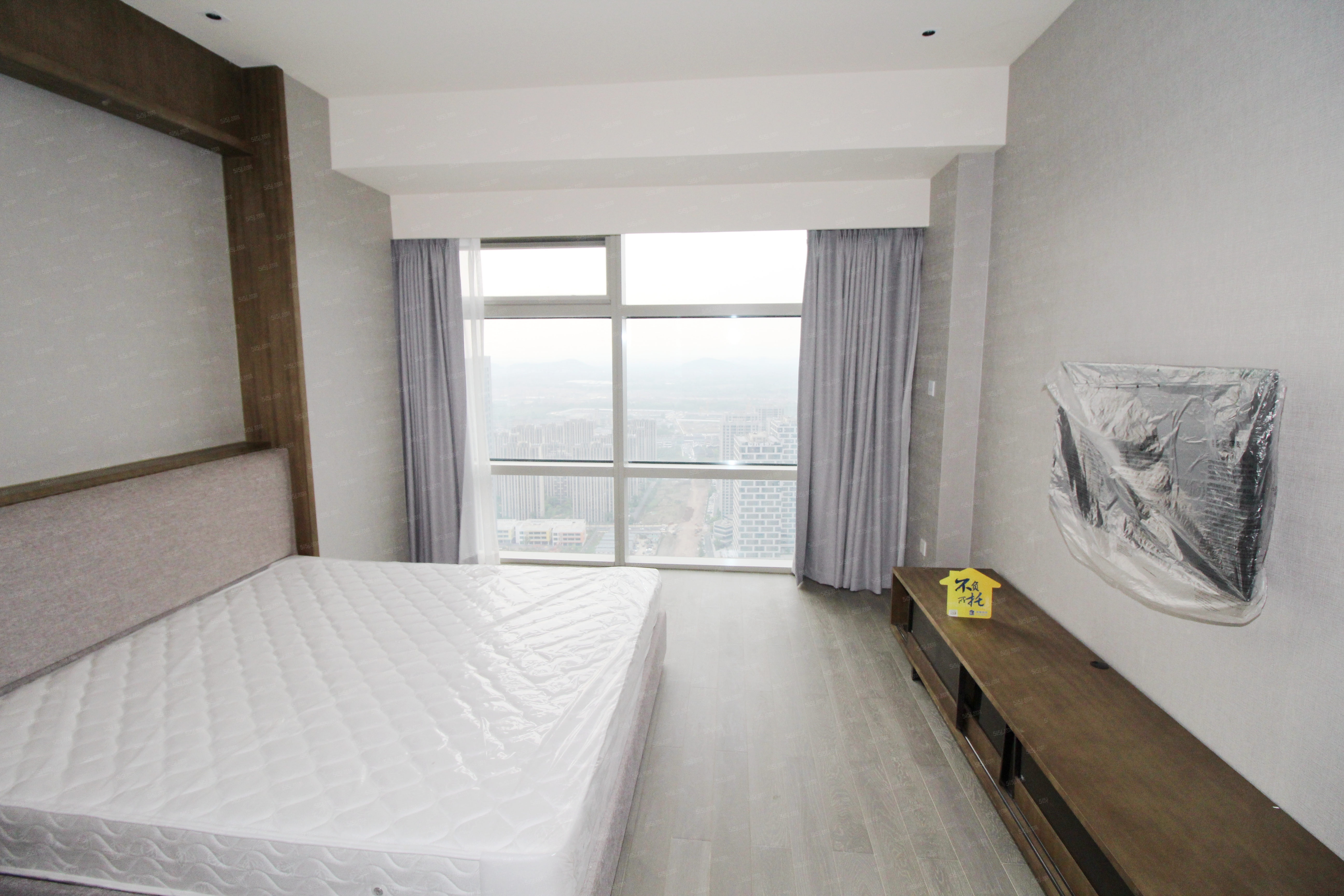 EFC T7酒店式公寓 新房 精装修拎包入住 视野好 无遮挡
