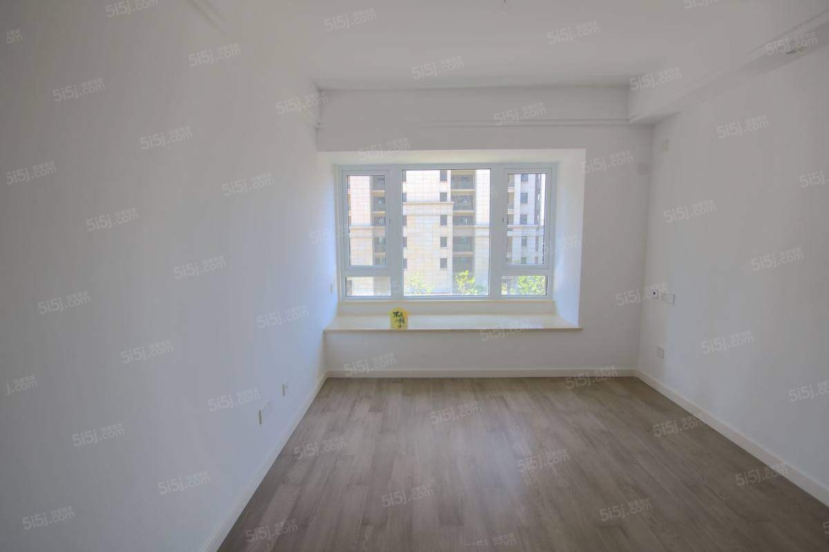 首付1.5成 带车位 朗诗万科城市之光 · 3室