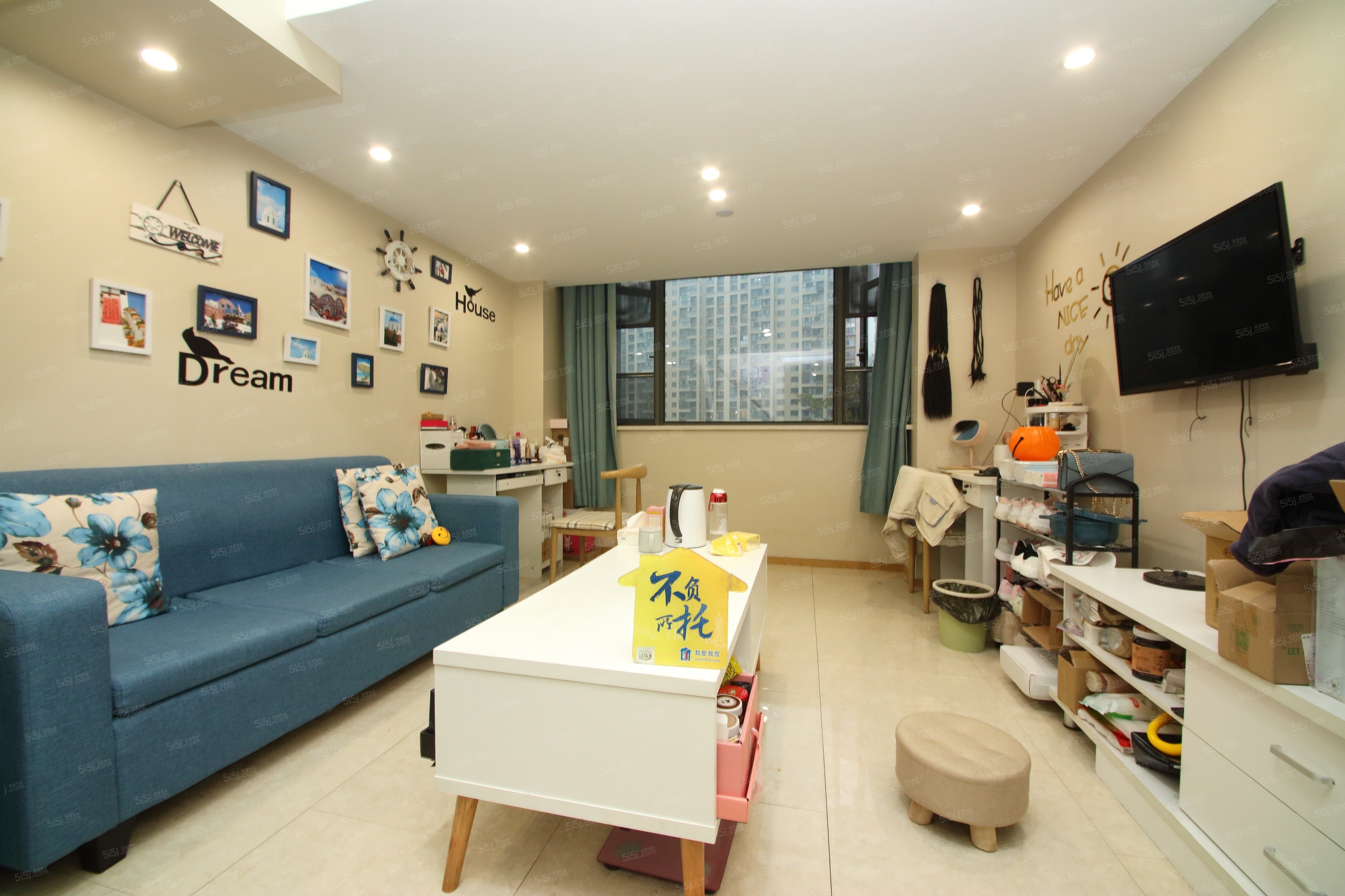精装复式公寓，客厅挑空，超大空间感，拎包入住。