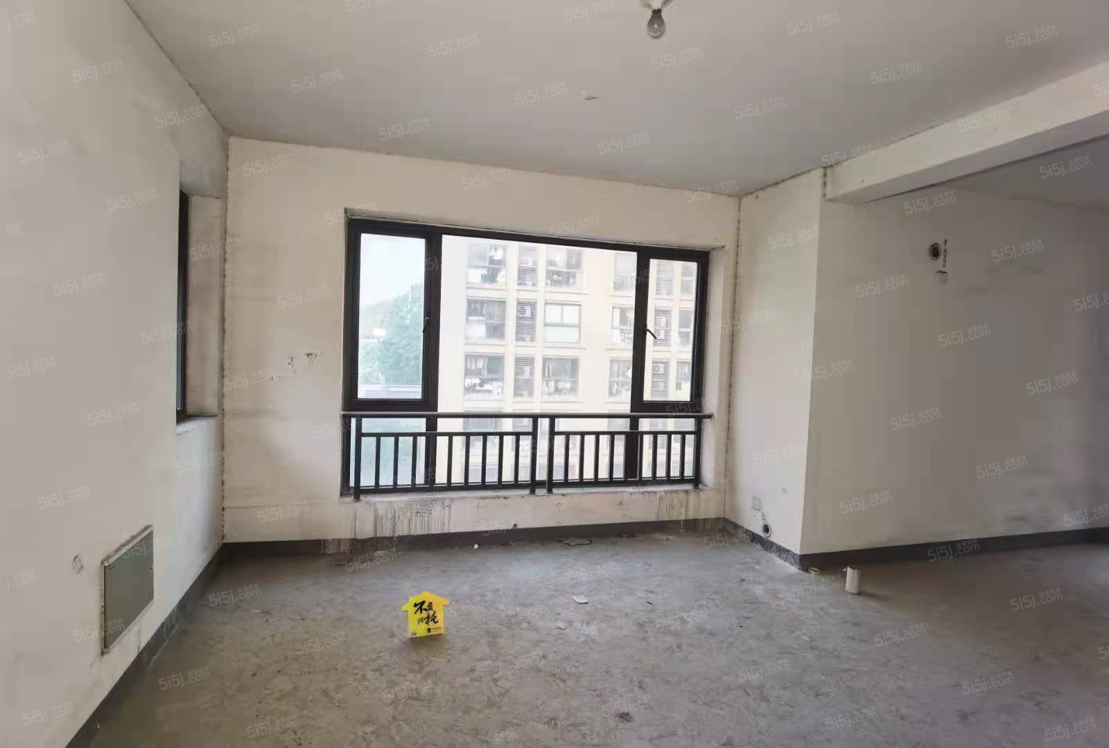 边套户型  小区中心位置  中上楼层  采光好  看房方便