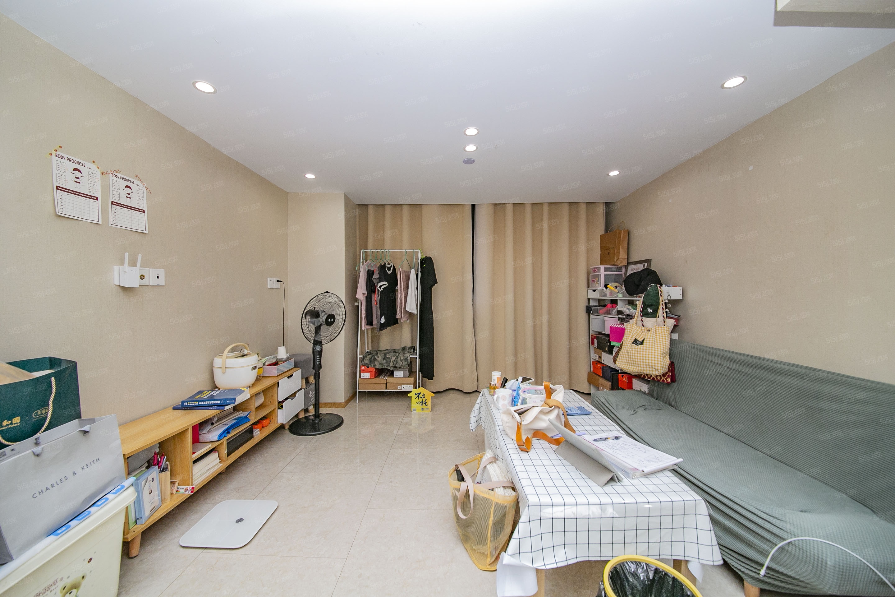 东哲云邸 层高4.2米精装修的loft户型 总价低的2房
